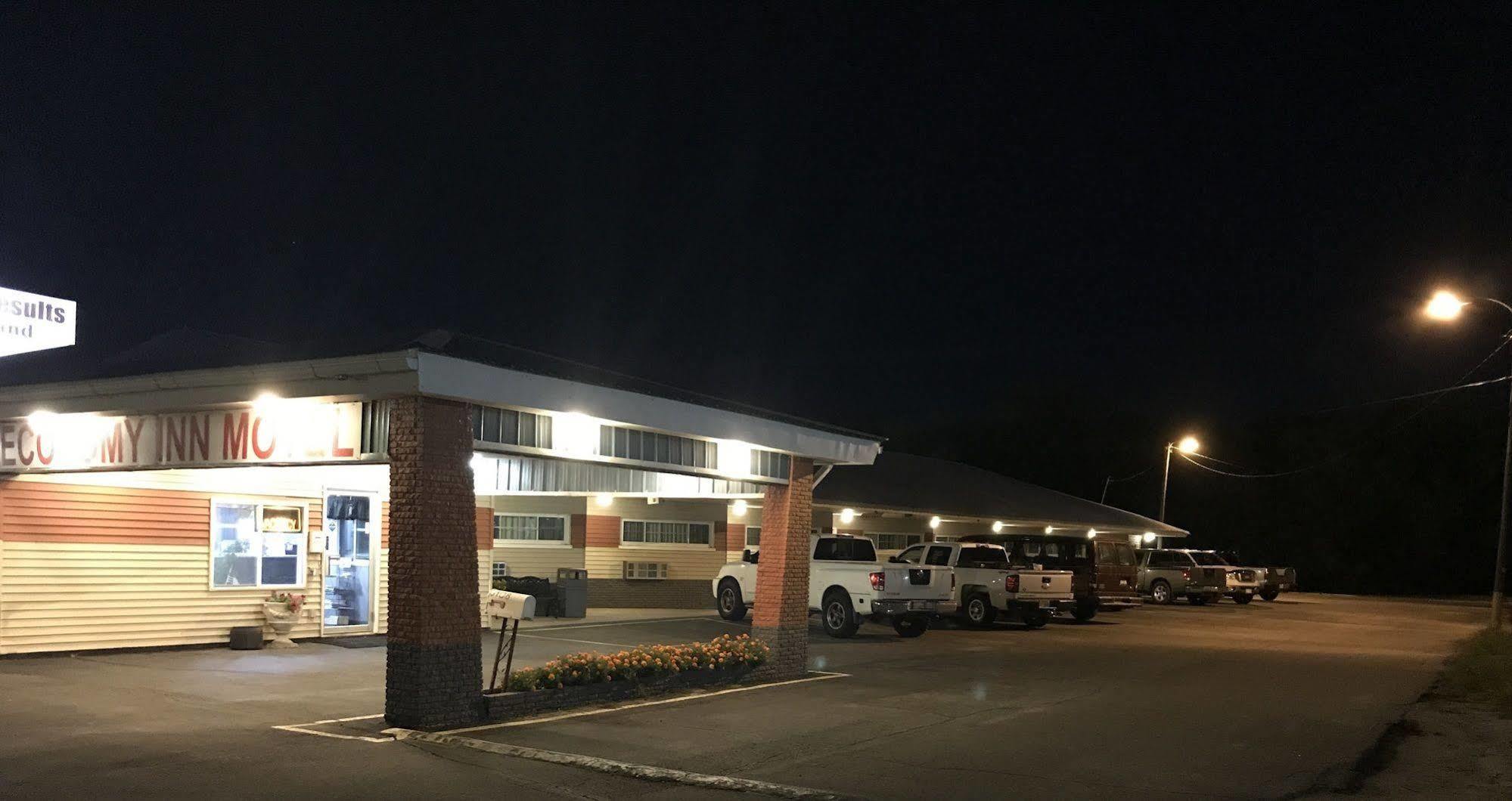 Economy Inn Marshalltown Exterior foto