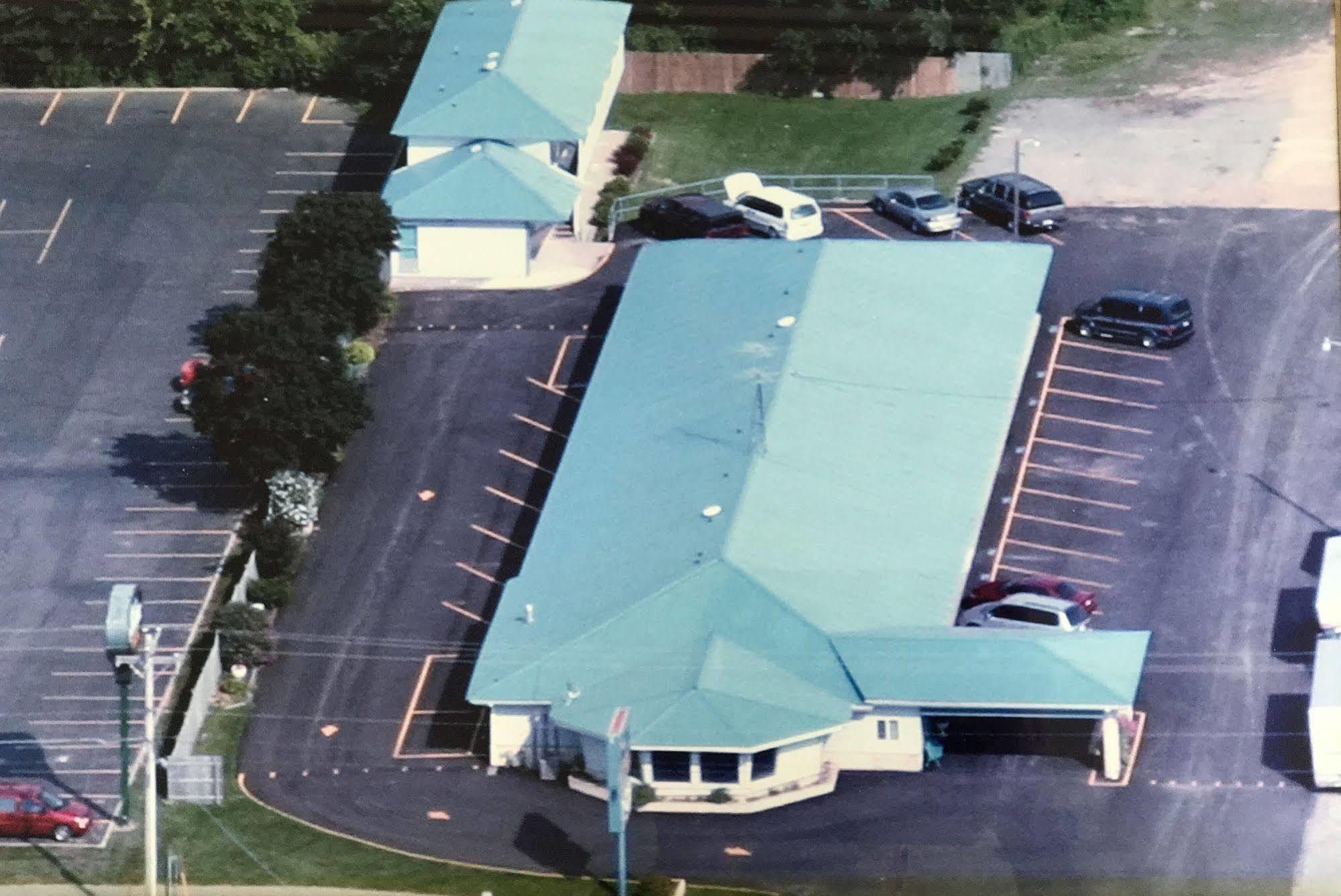 Economy Inn Marshalltown Exterior foto